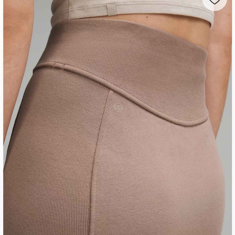 Lululemon Scuba Soft Taupetastic High Rise Mini Skirt! Perfect color w white tee - Picture 3 of 10